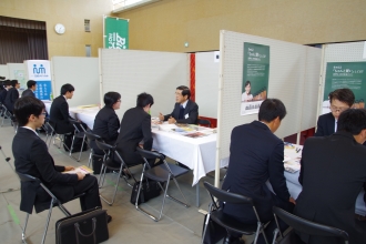 合説　記事と写真
