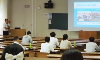 写真：経営学部